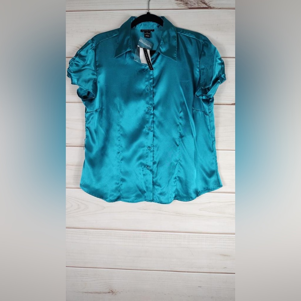 Ingredients XL Blouse Womans NWT shinny aqua short puffy sleeve button up front.